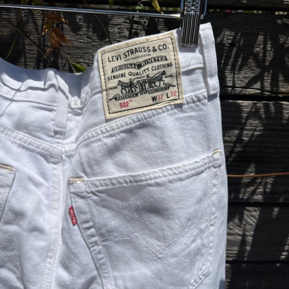 Levi's® WELLTHREAD™ 502™ White Jeans - Size 33" Waist - Picture 5 of 8